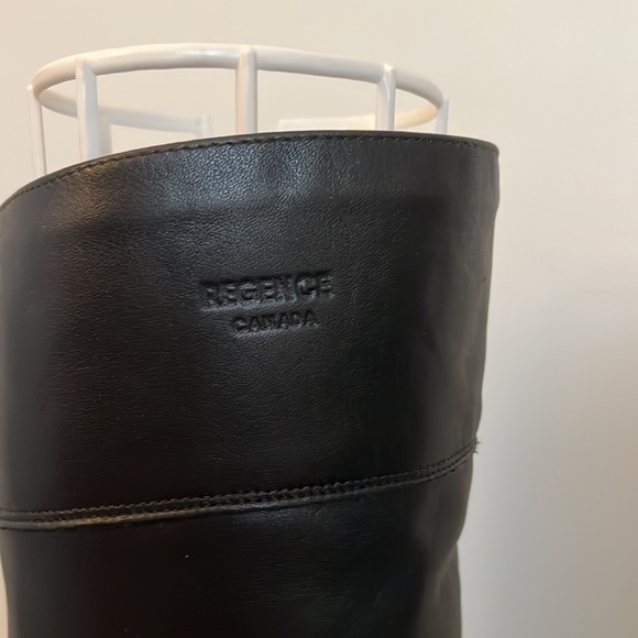 Régence Canada Size 8 black boots with a touch of brown in the back - Picture 4 of 7